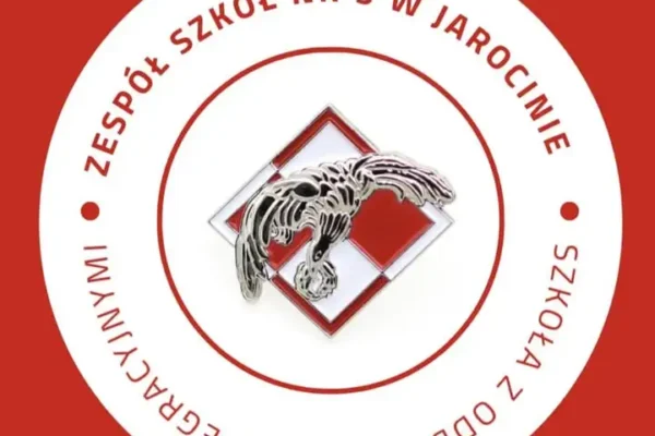 Jarocin: biblioteka szkolna zmienia się w „poMOCną bibliotekę”