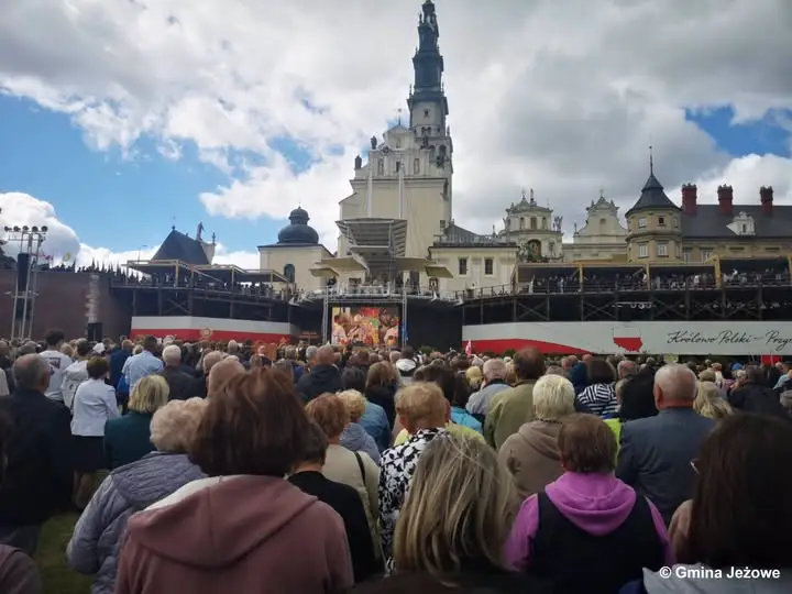 Gmina Jeżowe dziękowała za plony na Jasnej Górze
