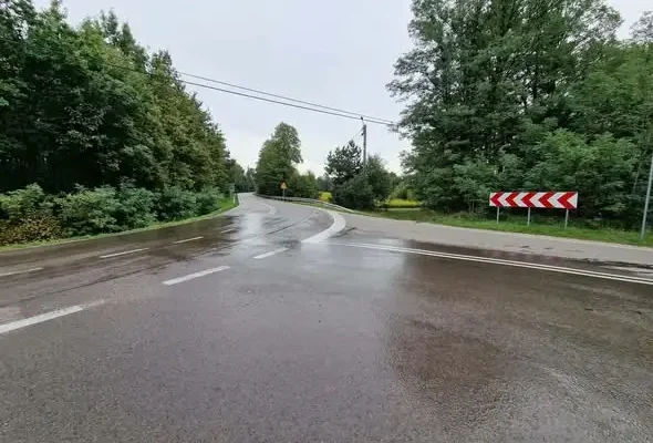Plama oleju w Groblach — interweniowała OSP Jeżowe