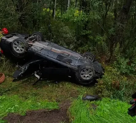 Wypadek w Zdziarach. Interweniowały służby ratunkowe
