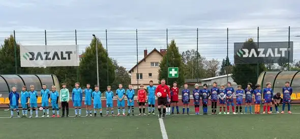 Młodzi piłkarze pokazali charakter. Bazalt Strzegom lepszy w emocjonującym meczu