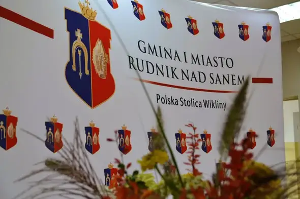 Nagrody Burmistrza Rudnika nad Sanem wręczone z okazji Dnia Edukacji Narodowej