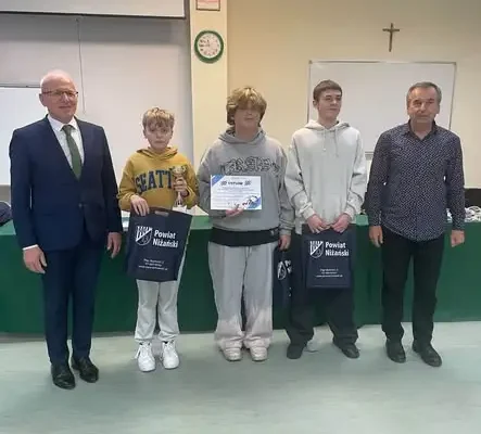 Uczniowie z Rudnika nad Sanem triumfują w konkursie bezpieczeństwa drogowego