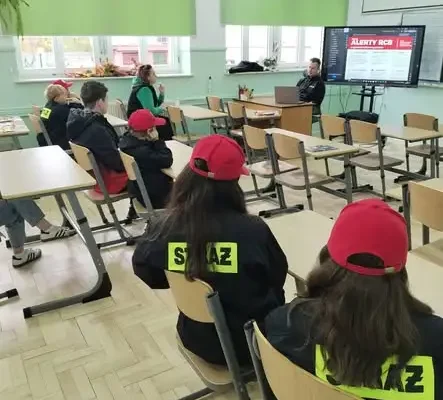 Krajowy Trening Rodzinny w Ulanowie – bezpieczeństwo i ewakuacja w szkole